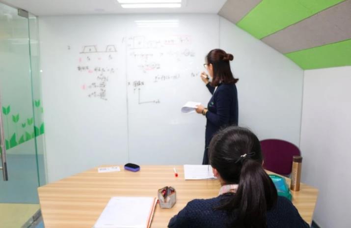 教培機(jī)構(gòu)“一窩蜂”轉(zhuǎn)型素質(zhì)教育培訓(xùn)？非.優(yōu)解需防“新內(nèi)卷”